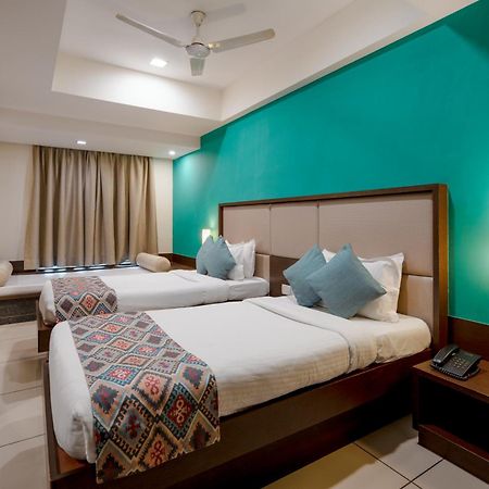 Gcc Hotel And Club Mira-Bhayandar Esterno foto