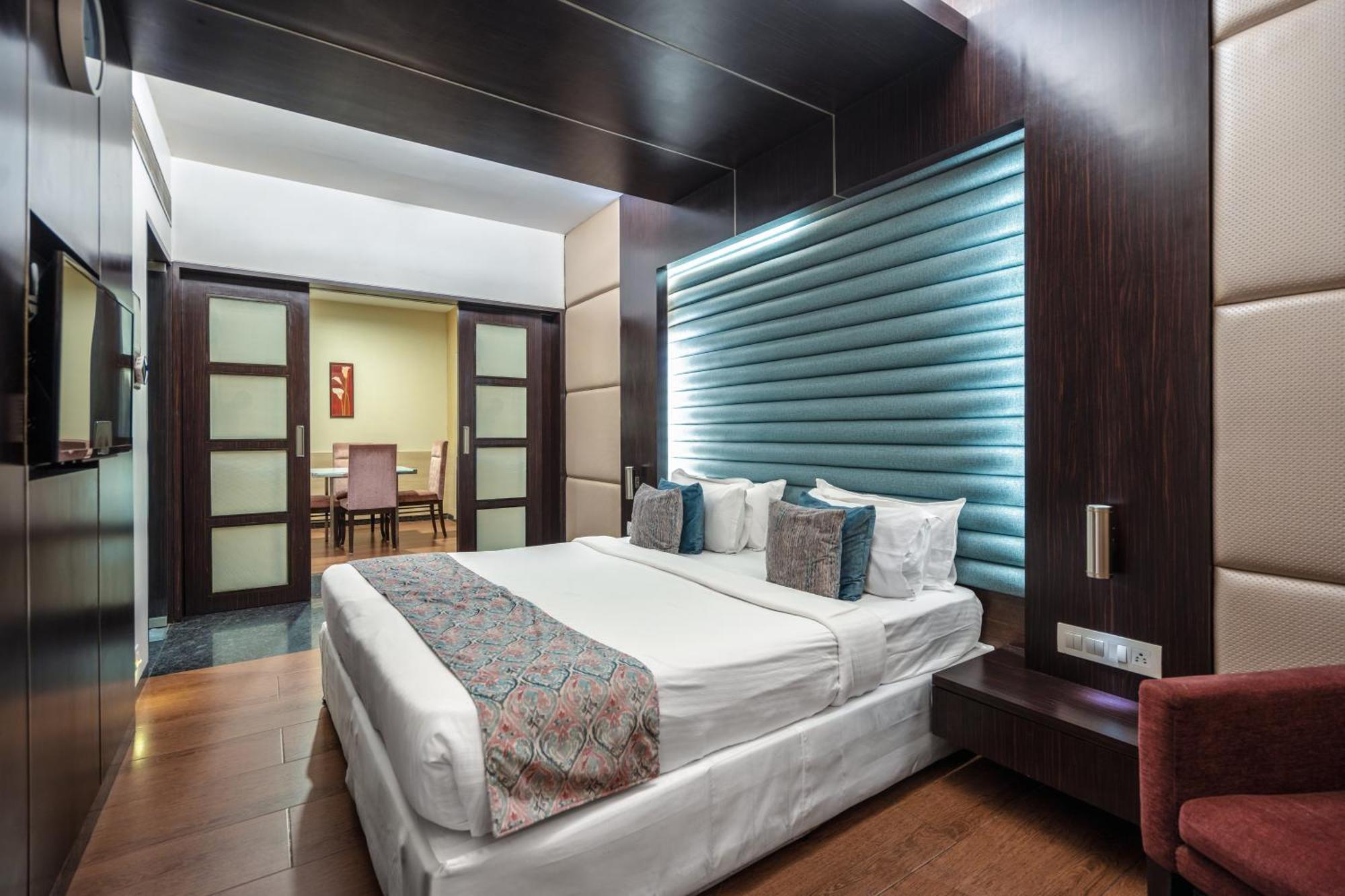 Gcc Hotel And Club Mira-Bhayandar Esterno foto