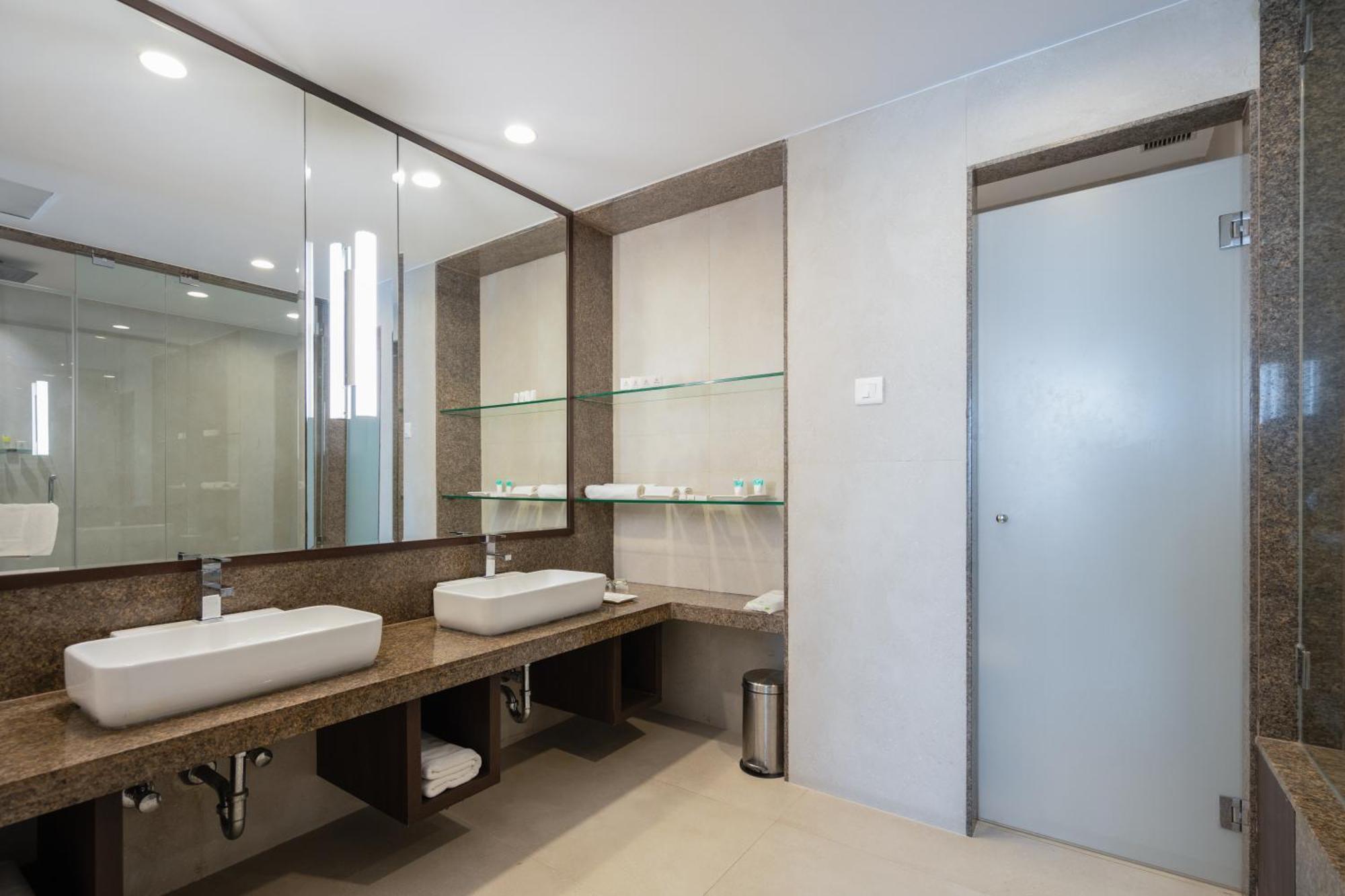 Gcc Hotel And Club Mira-Bhayandar Esterno foto