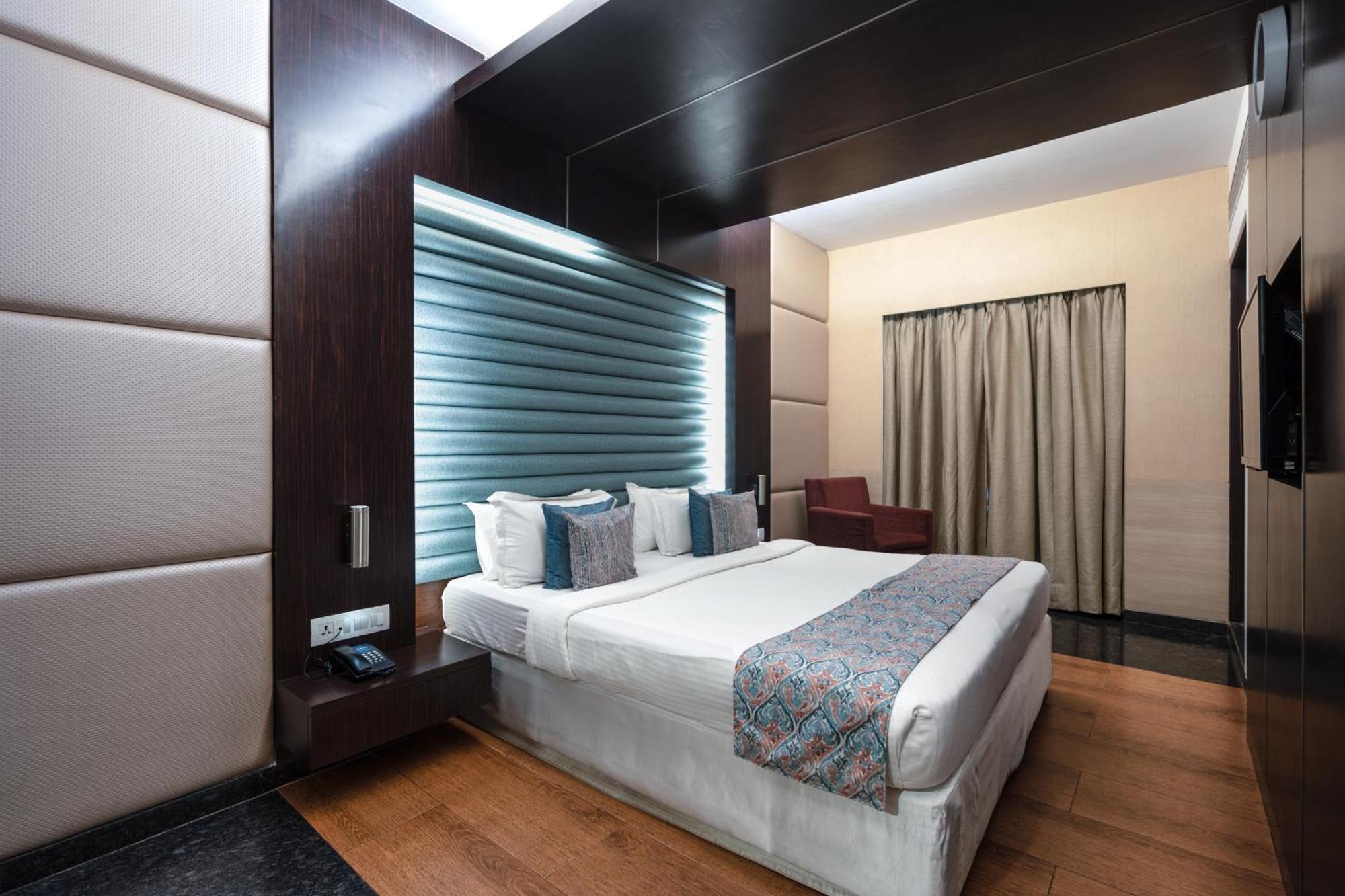 Gcc Hotel And Club Mira-Bhayandar Esterno foto