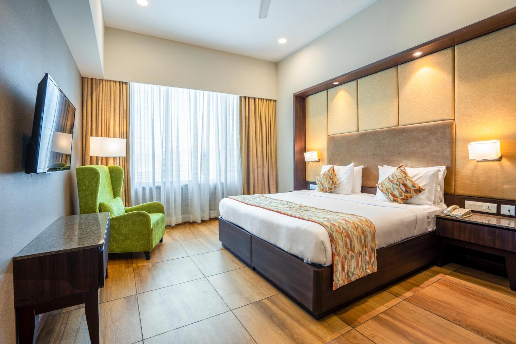 Gcc Hotel And Club Mira-Bhayandar Esterno foto