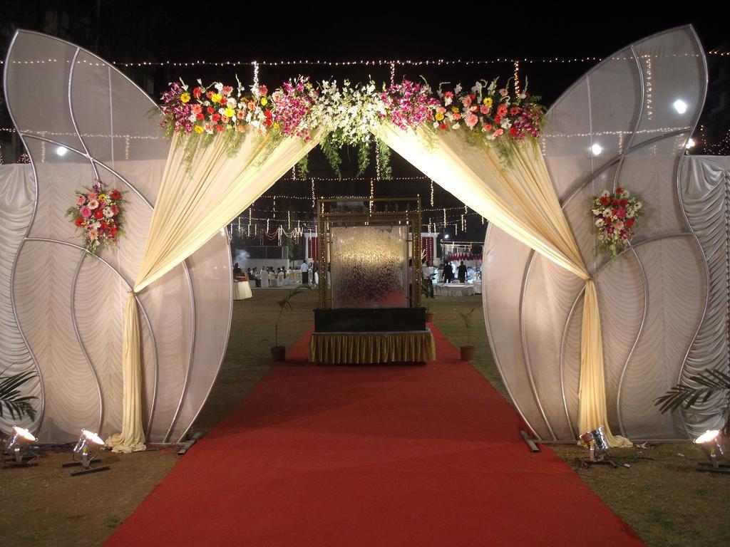 Gcc Hotel And Club Mira-Bhayandar Esterno foto