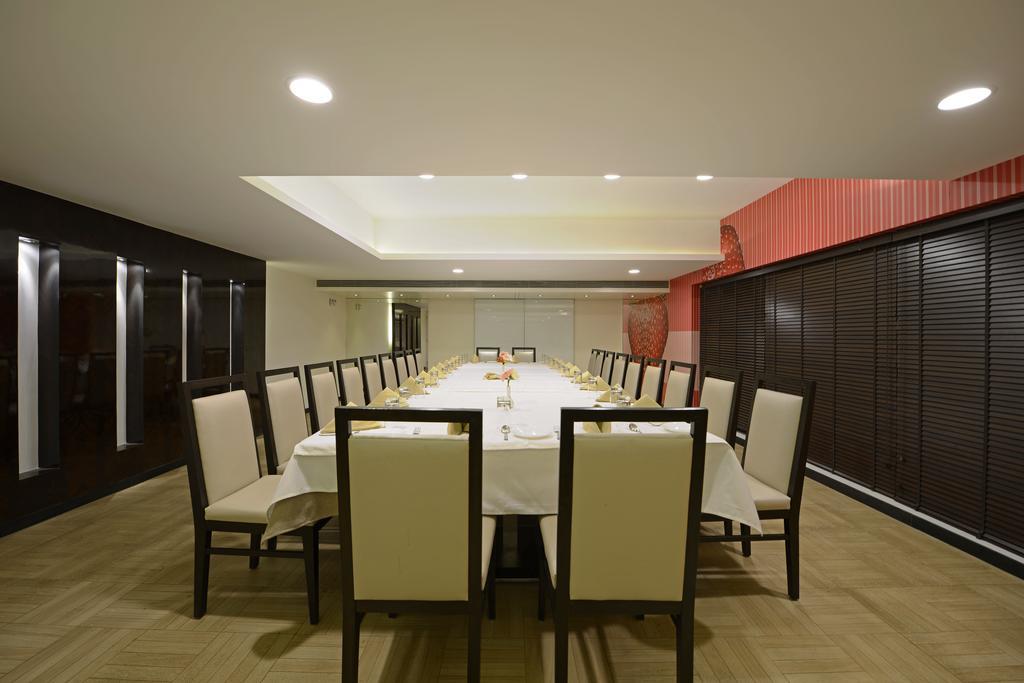Gcc Hotel And Club Mira-Bhayandar Esterno foto